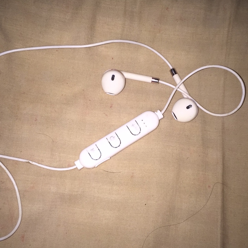 luxe bluetooth earbuds